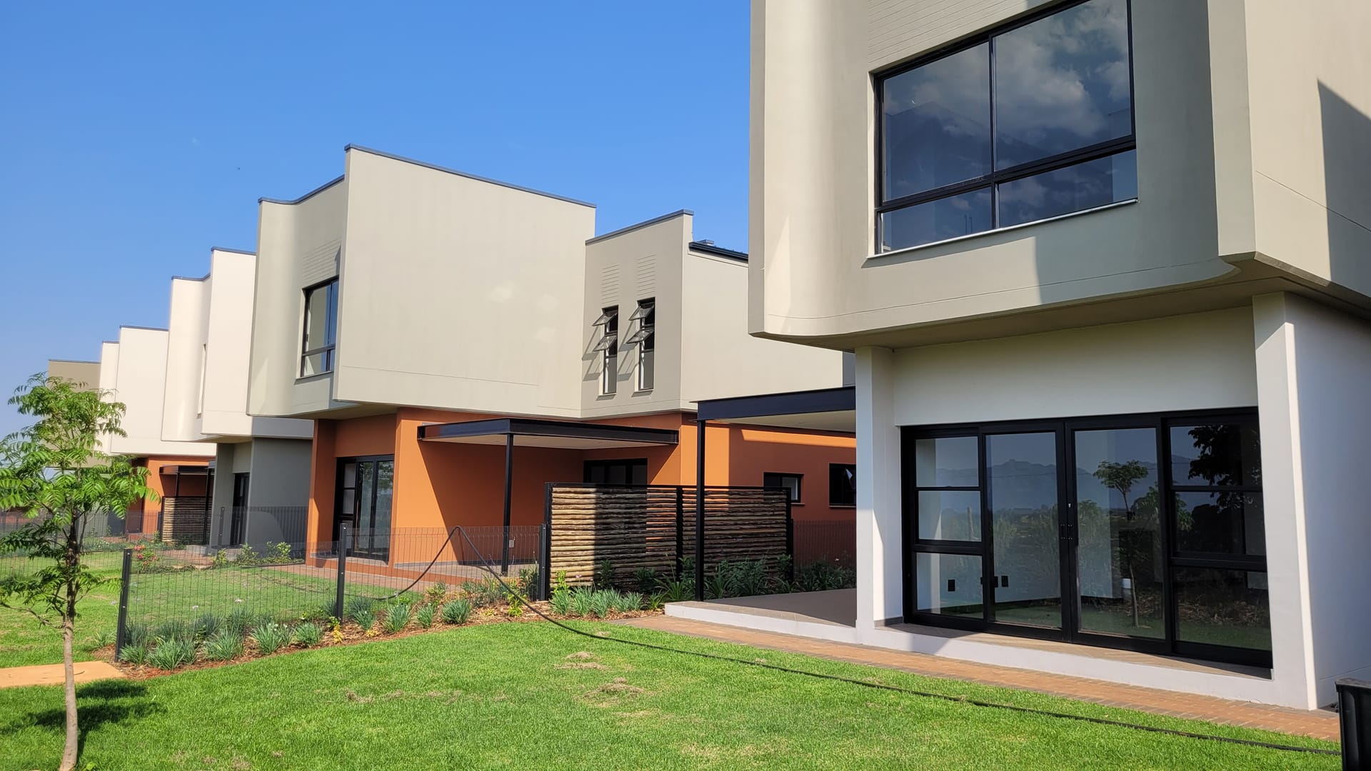 Townhouse unit — garden